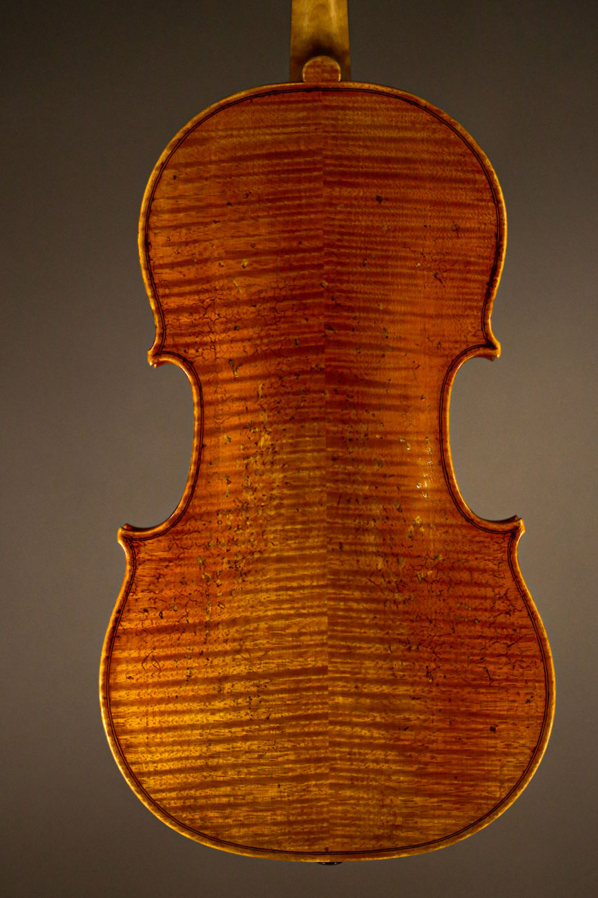 Eine kleine Viola nach einem Modell von A. Guarneri, Länge 40.6 cm. Ian McWilliams, 2018