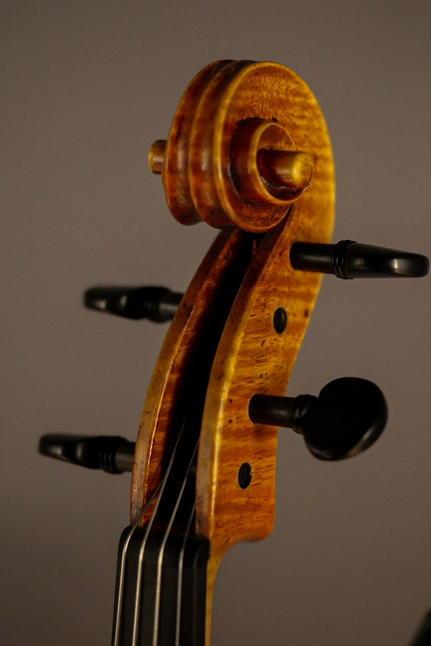 Modeled after a viola by A. Gaurneri, Length 41,6  Ian McWilliams 2018